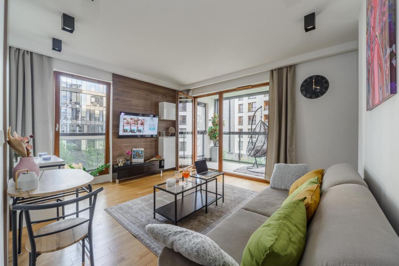 Modern Apartments With Access To The Pool Near Rondo Daszynskiego Station Варшава Экстерьер фото